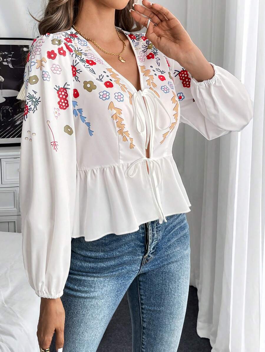 SHEIN LUNE Blusa de manga larga con cuello en V, lazo delantero, estampado floral y volante en el bajo