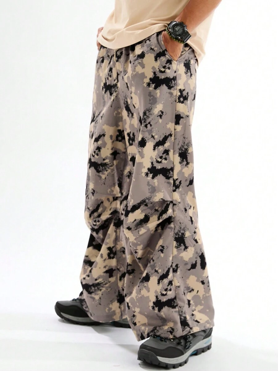 Manfinity VCAY Men's Casual Woven Camouflage Elastic Waist Straight Leg Track Pants