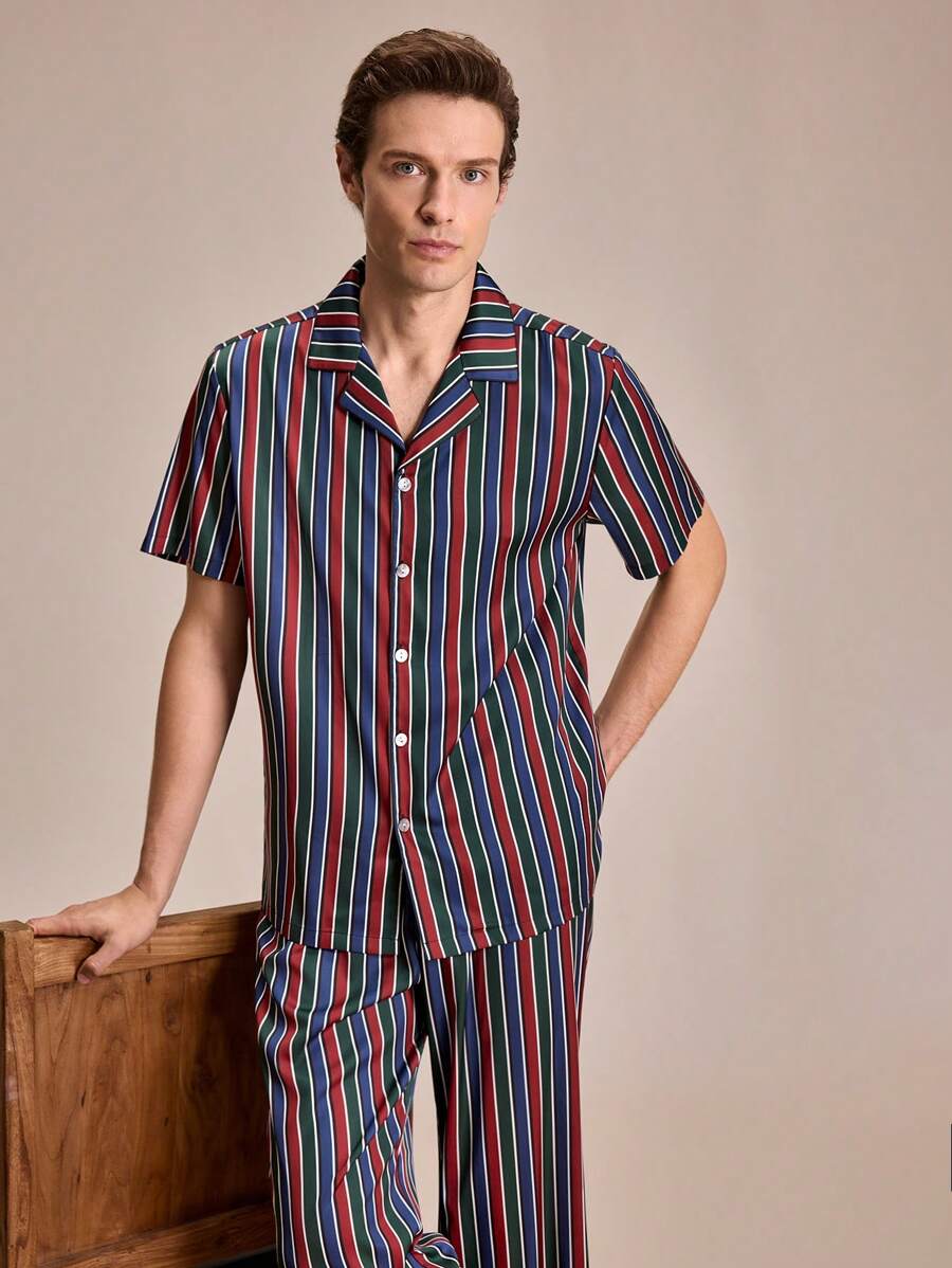 SHEIN EverLounge 2 Stücke Herren Gestreiftes Kurzarm Hemd mit Knopfleiste und Shorts Pyjama Set