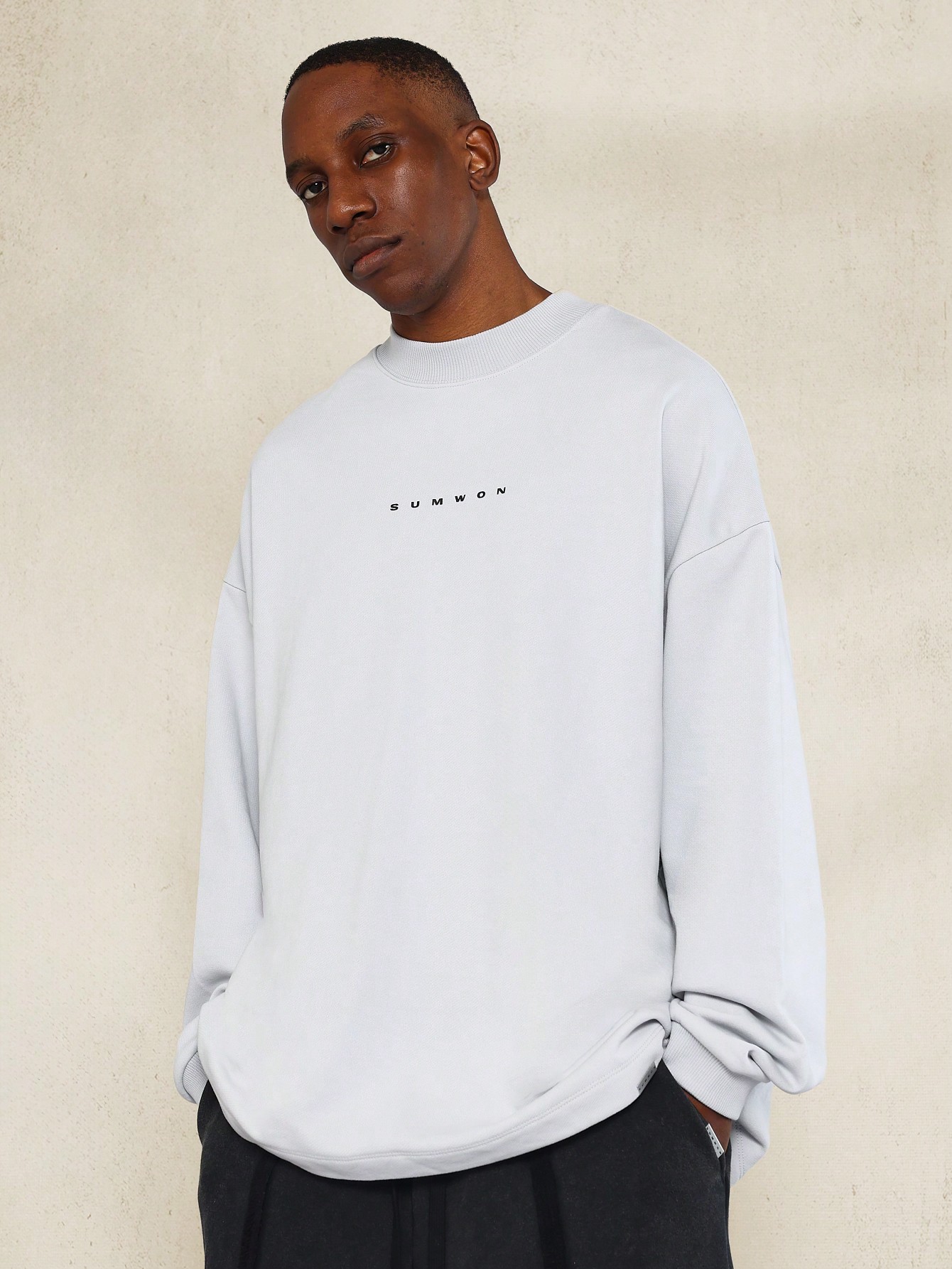 ★人気★【JUST SATURDAY】★OVERSIZE SMILE CREWNEC.K★関税込 Market X Smiley Oversized Crew Neck Sweatshirt | Urban