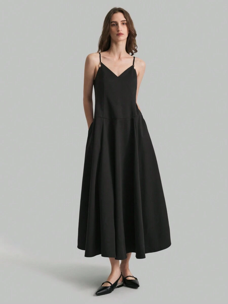 Ontre Black Spaghetti Strap Decor Elegant Pleated Dress Flowy Dress