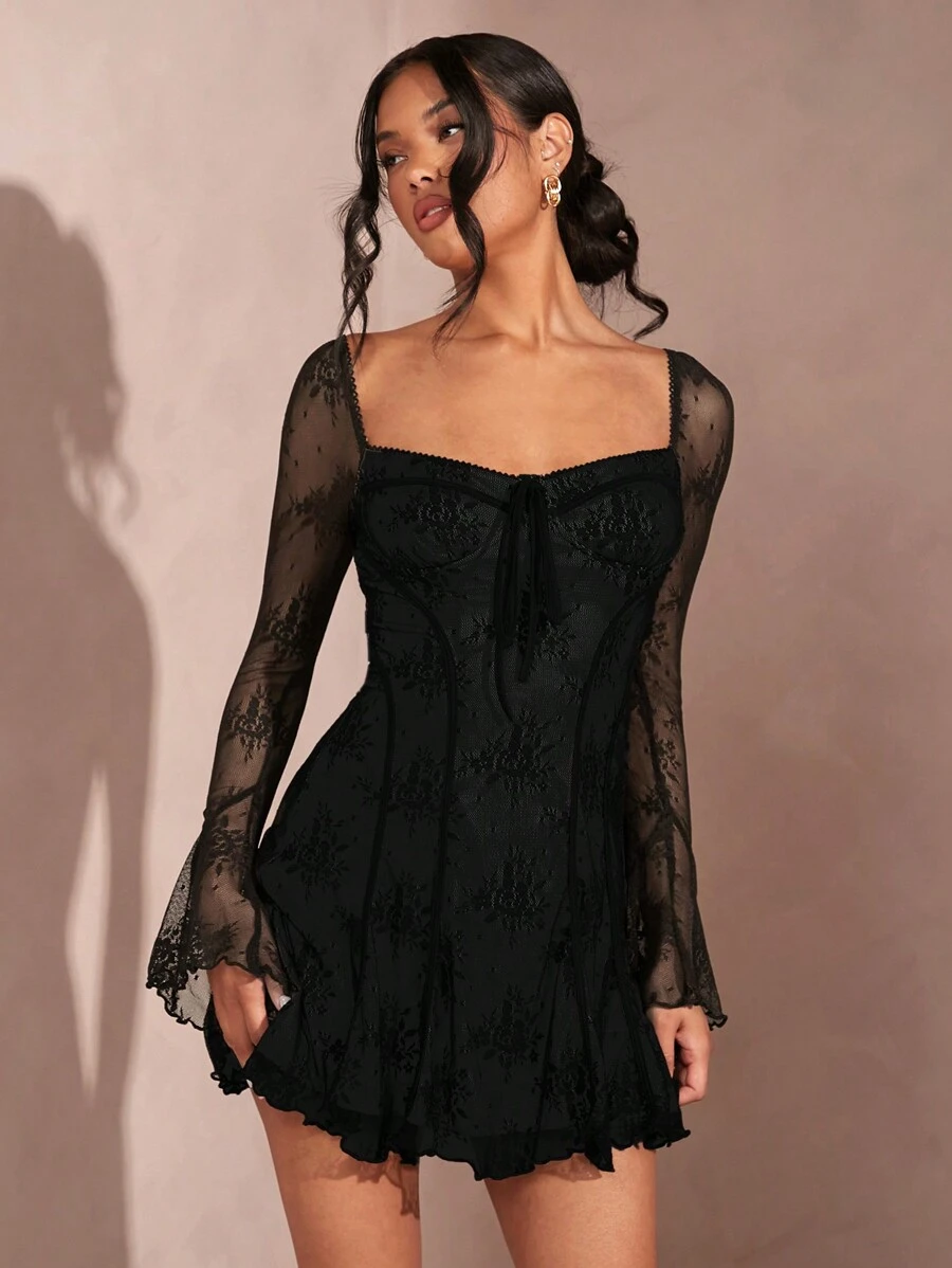SHEIN BAE فستان نسائي متوسط الطول مزين بشريط الدانتيل الأسود مع تصميم الكشكشة