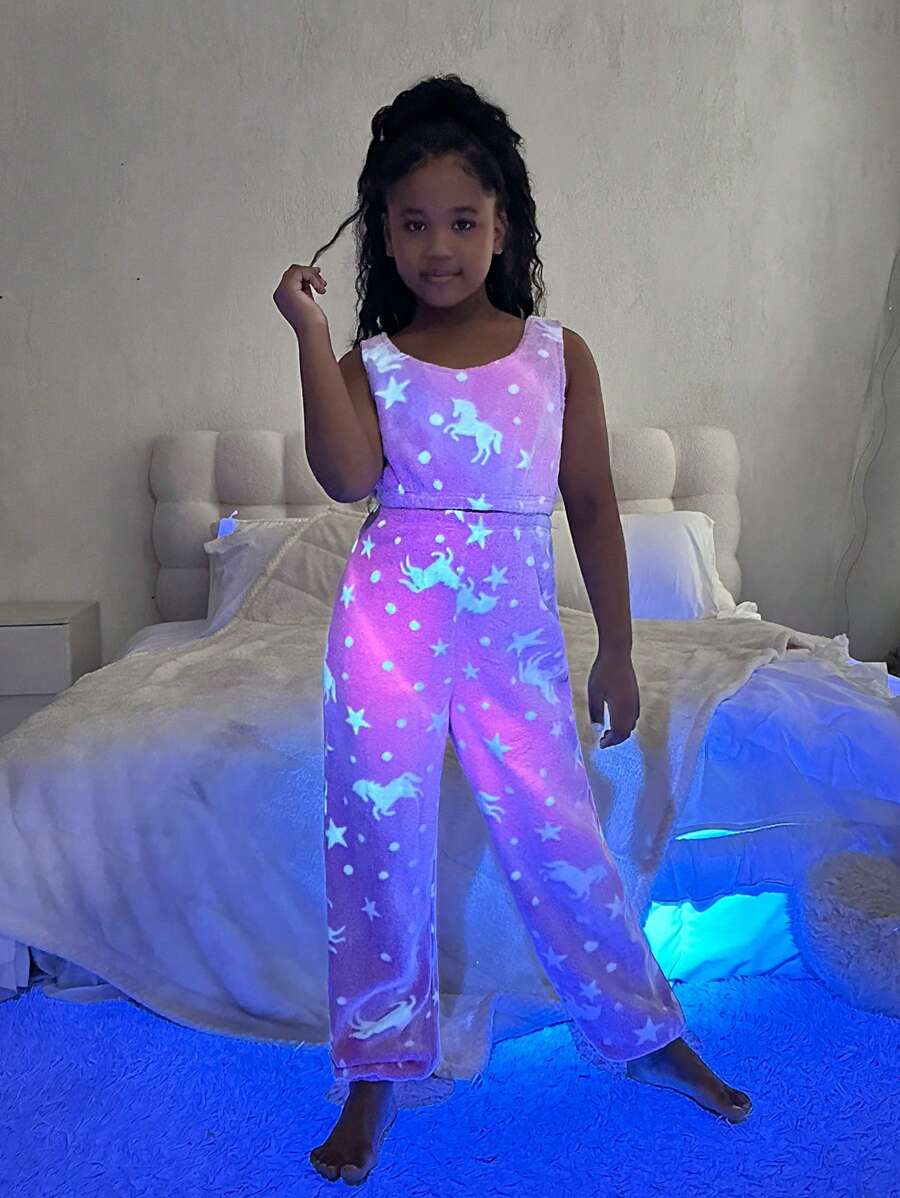 SHEIN 2 piezas Conjunto de parte superior sin mangas y pantalón de estar en casa con estampado animal de diseño sencillo de polar para niñas preadolescentes, otoño/invierno