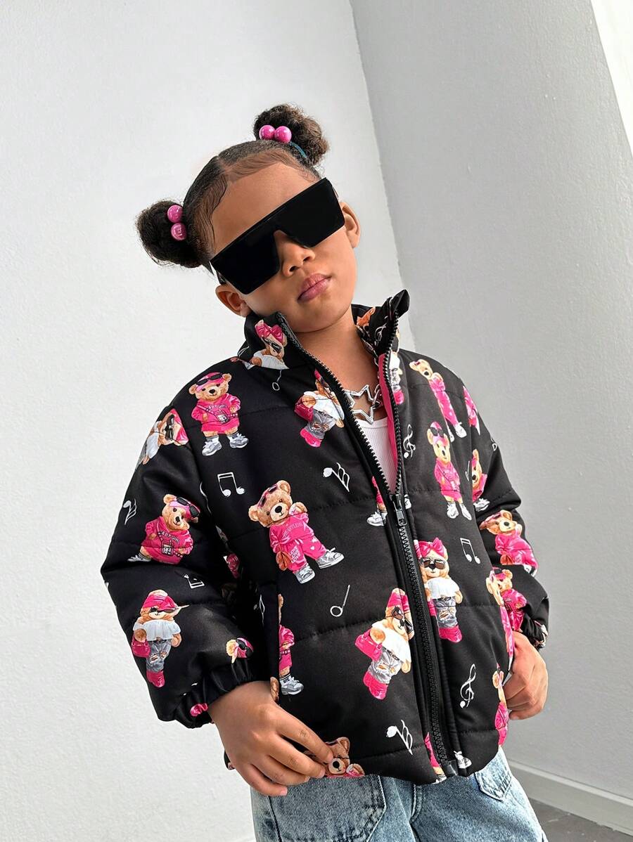 SHEIN Chaqueta de plumas con estampado de oso lindo para niñas, diseño adorable con estampado de oso de dibujos animados, colores ricos, amado por los niños, agrega un toque de diversión y moda, corte holgado para un uso cómodo y fácil de combinar, apropiado para actividades al aire libre en otoño e invierno