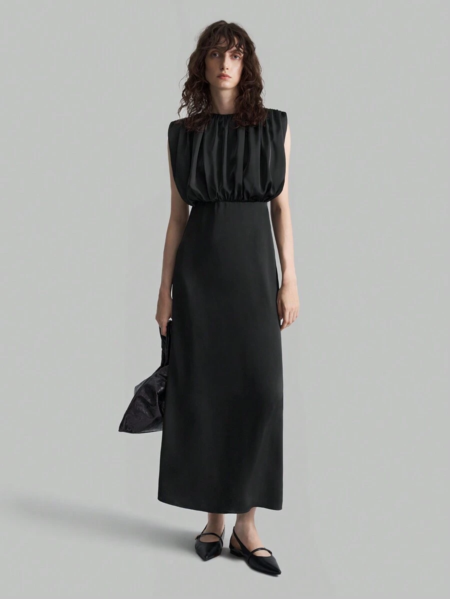 Ontre Black Wide Strap Pleated V-Neck Fitted And Elegant Evening Party Dress