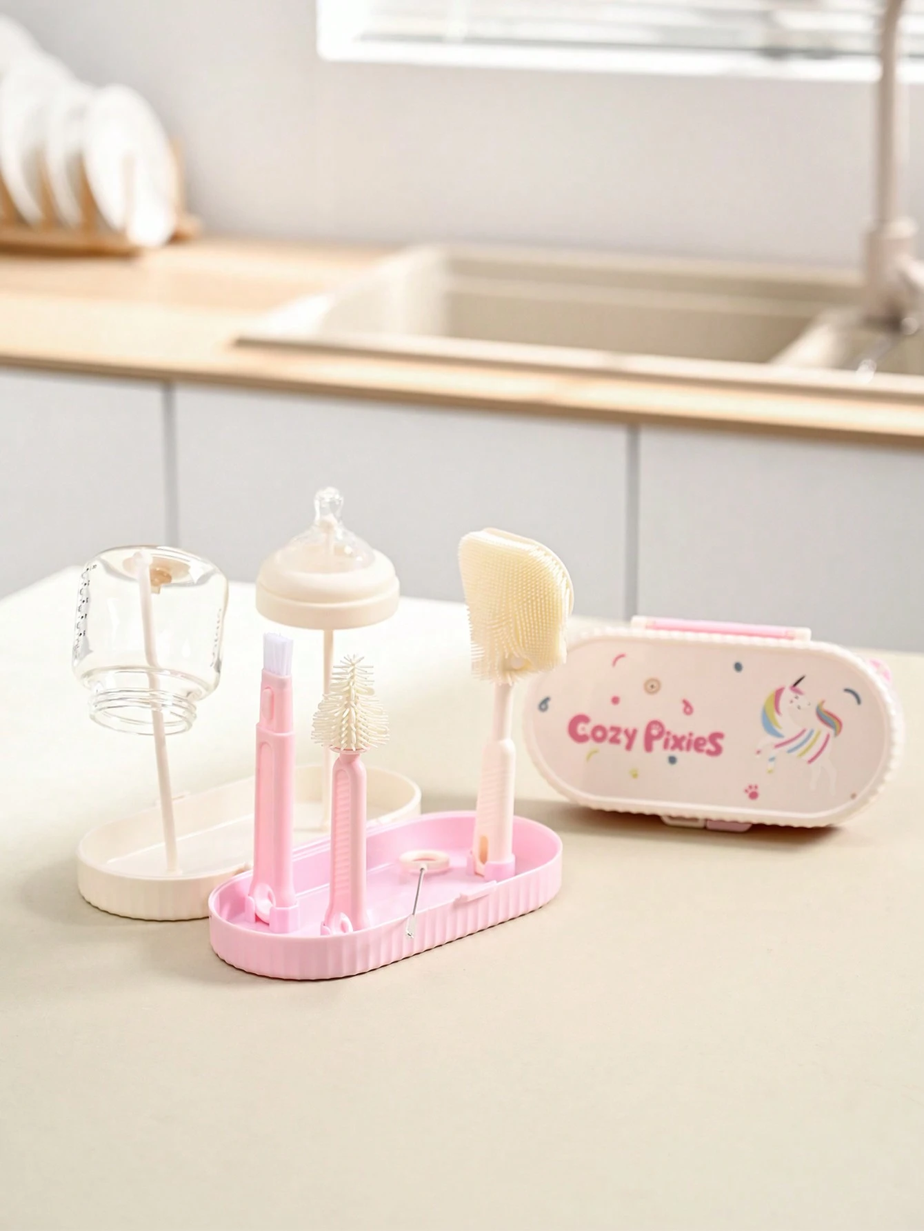 Cozy Pixies مجموعة فرشاة زجاجة وردية بوحيد القرن محمولة ملحقات تغذية زجاجة الأطفال المرتاحة الصغار