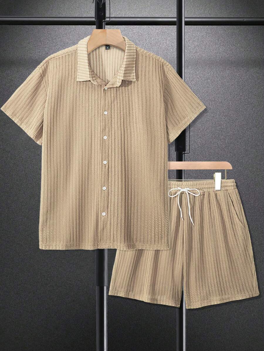 Manfinity Homme 2pcs Men's Plus Size Button-Down Short Sleeve Shirt And Drawstring Casual Shorts Suit