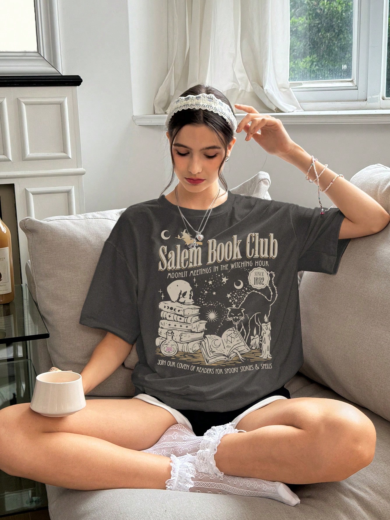 INAWLY Cămașă club de lectură, perfectă pentru cititorii de groază, tricou de Halloween iubitor de cărți amuzante, cămașă de sezon Vrăjitoare Horror, potrivită pentru tricouri grafice de vrăjitoare de Halloween pentru femeie Topuri