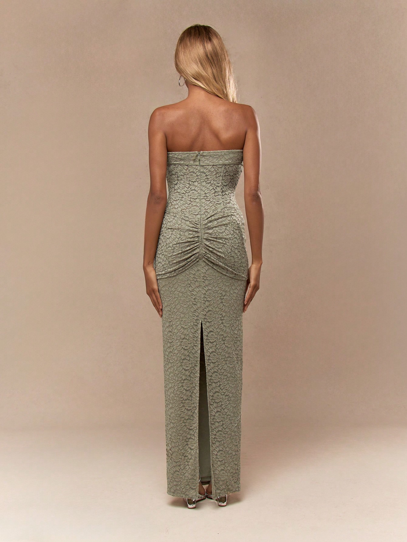 シルバー ストラップレス フレアドレス シルバー ストラップレス フレアドレス シルバー ストラップレス フレ