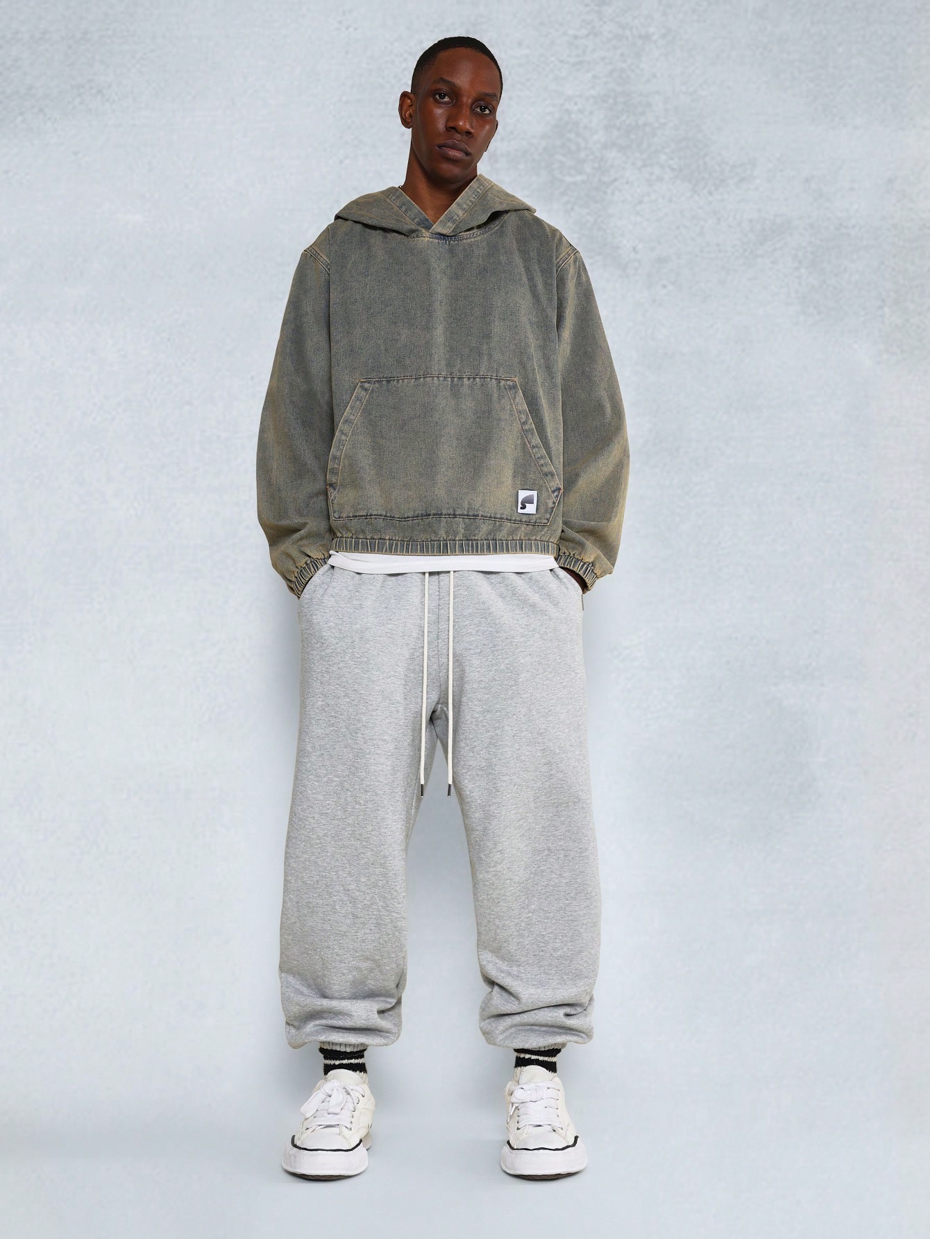 Regular Fit Washed Denim Hoodie｜Sumwon