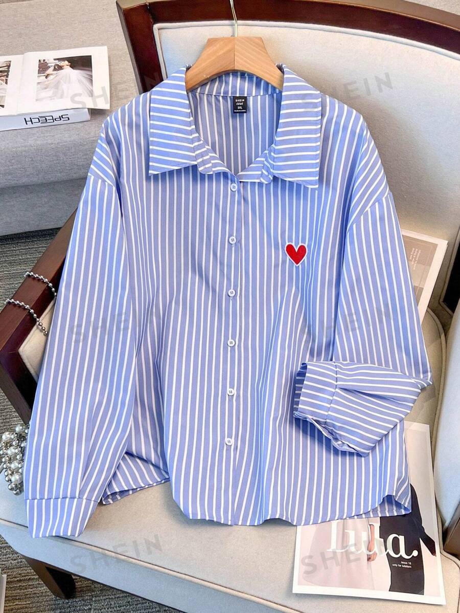 SHEIN Clasi Camisa casual de manga larga con botones delanteros, cuello y estampado minimalista de corazón en talla grande