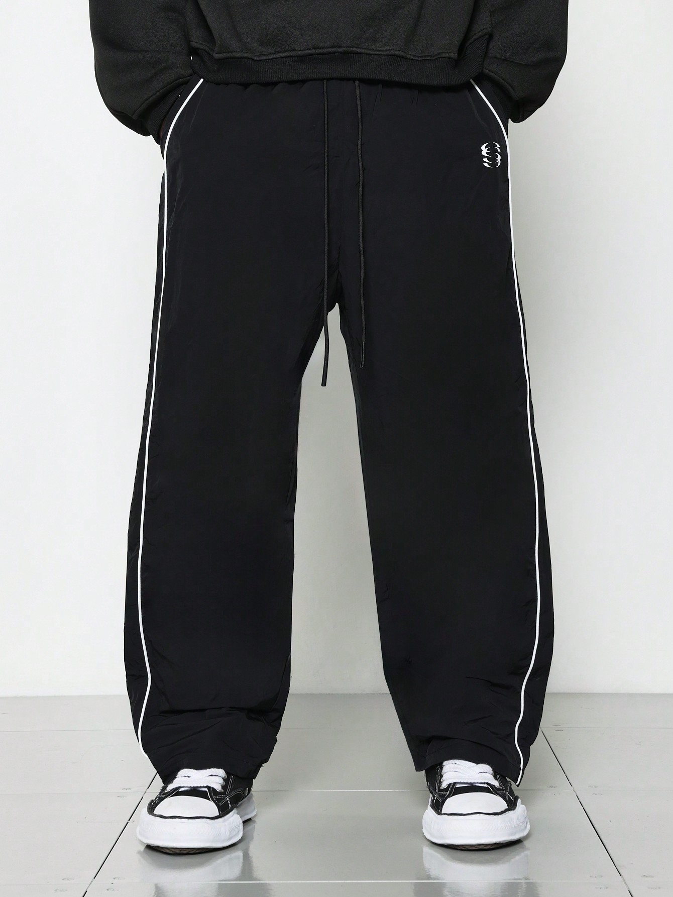 【U LAN】Nickel Pigment Cut Nylon Pants Straight Fit Nylon Pant With Piping Detail｜Sumwon