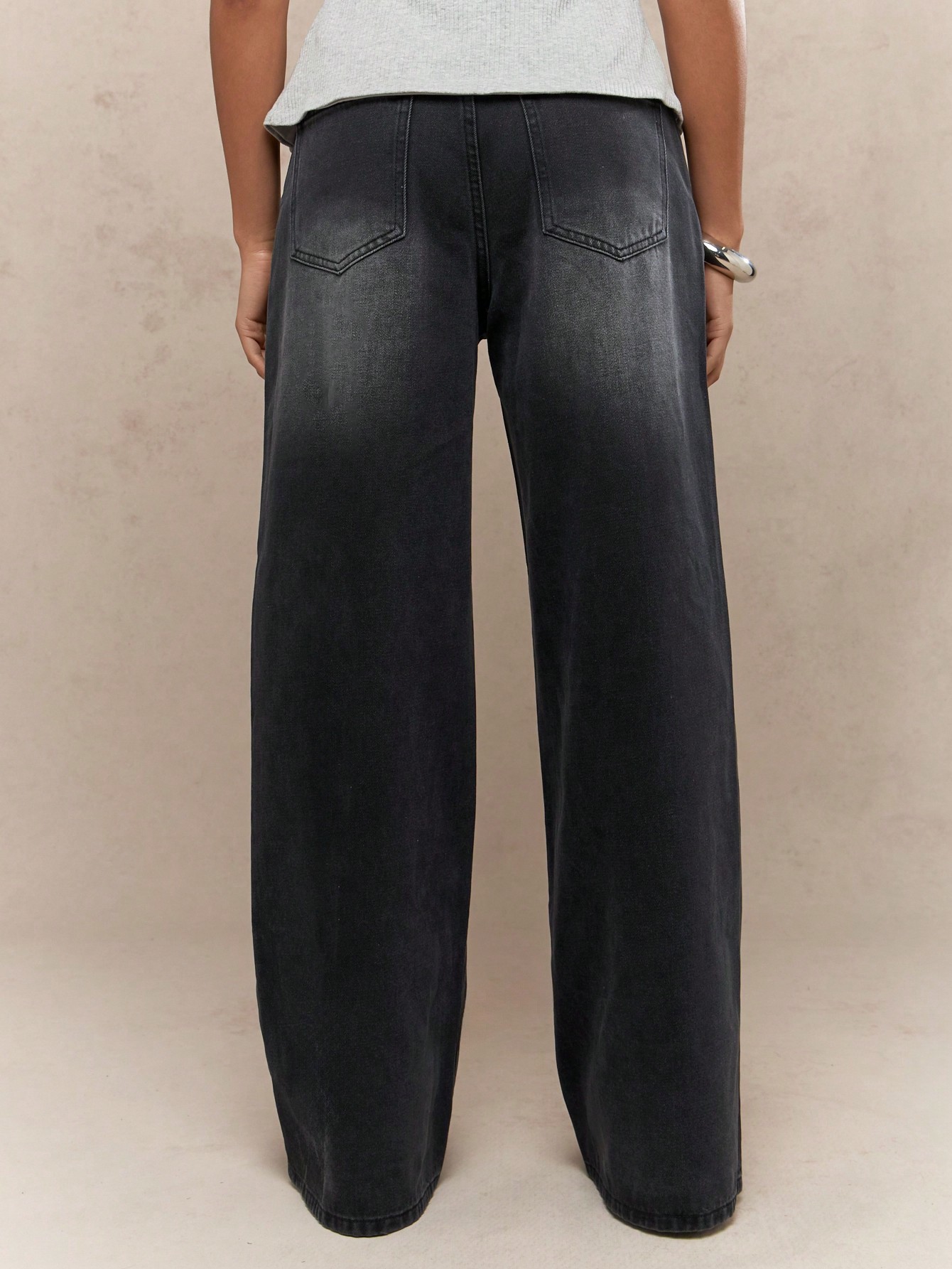 Washed Faded Wide Leg Baggy Jeans｜MISSGUIDED