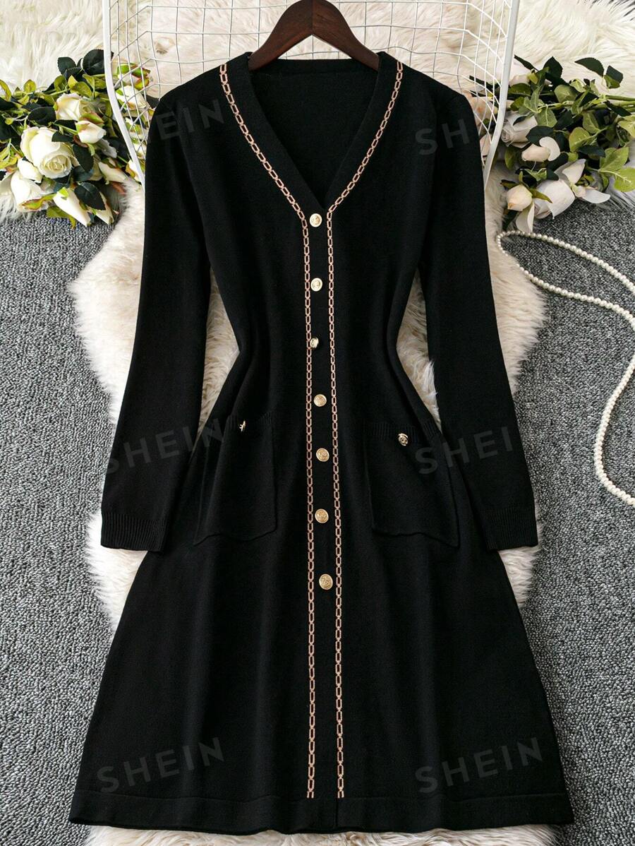 SHEIN Clasi Vestido de suéter de punto con cuello en V, manga larga, abotonado sencillo y diseño de parches y cinta para mujer de talla grande, apto para otoño/invierno