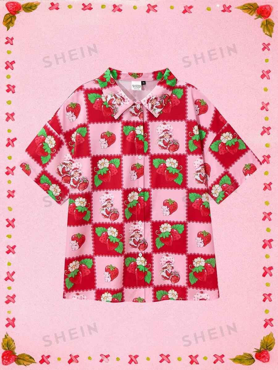 Strawberry Shortcake X SHEIN Blusa suelta de hombros caídos con parches de dibujos animados y fresa, talla grande, para el verano