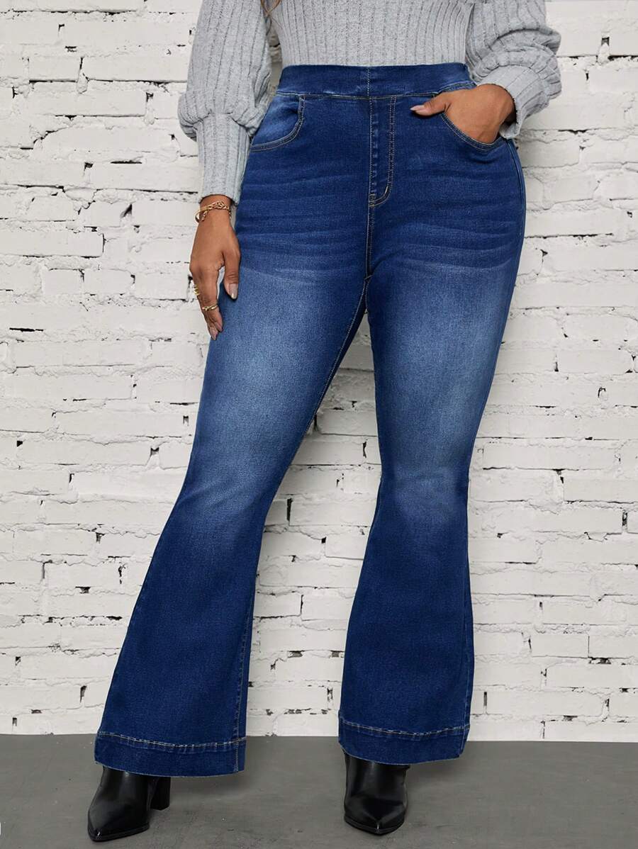SHEIN LUNE Plus Size Pockets Minimalist Washed Flared Jeans, Casual Everyday Wear