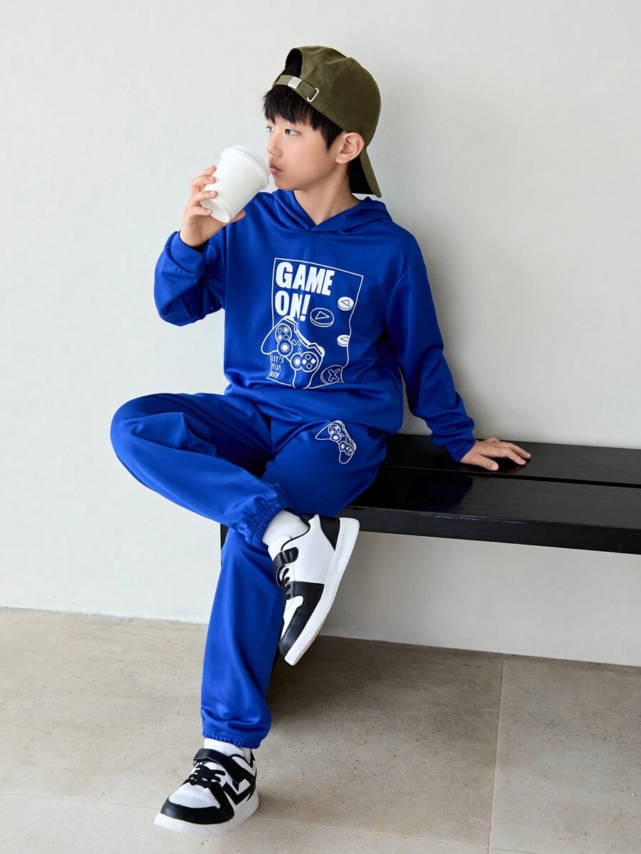SHEIN Sudadera Y Pantalón De Chándal Gráfico Con Letra Y Gamepad Para Niños Preadolescentes