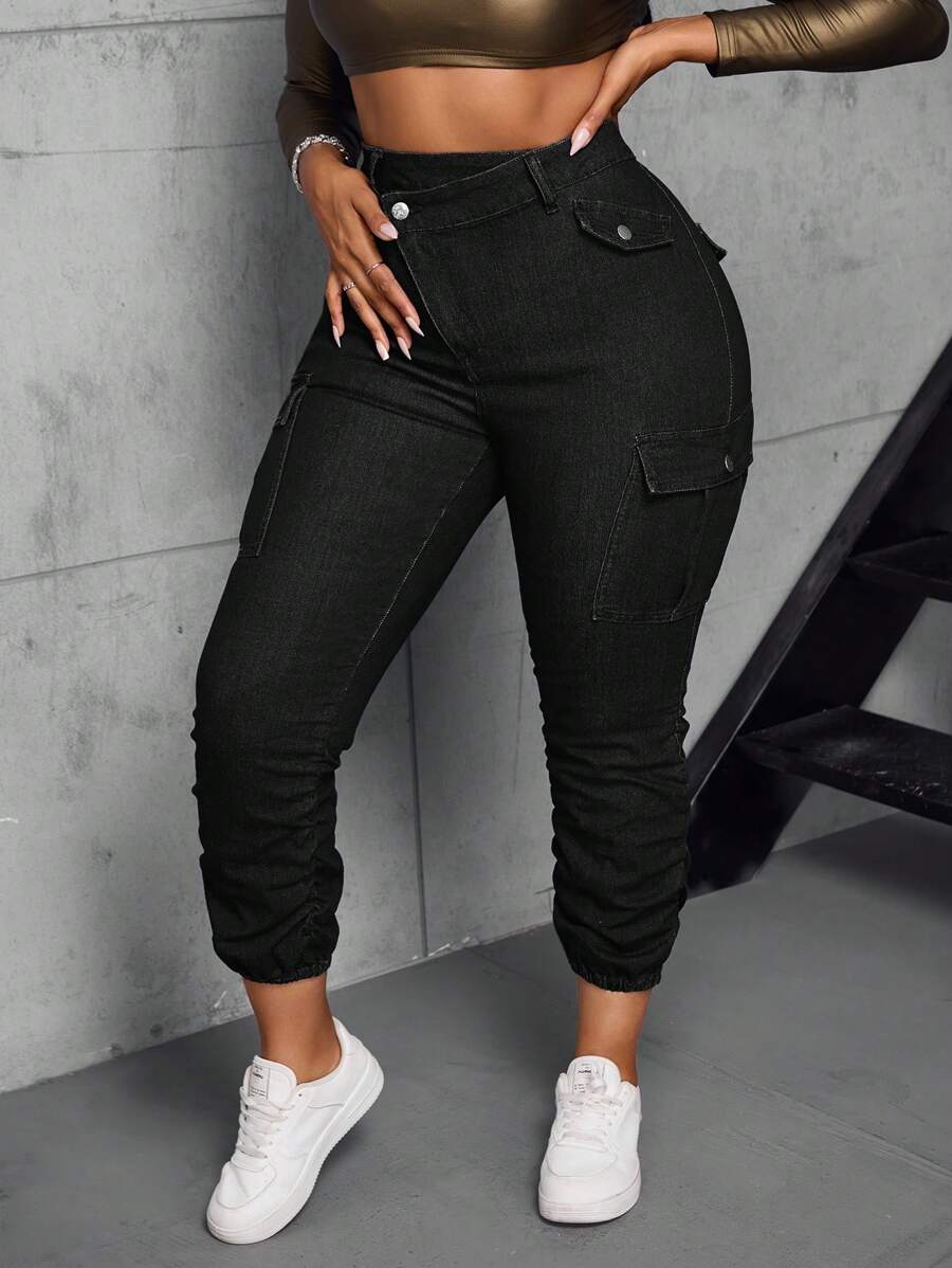 SHEIN SXY Jean skinny plissé de couleur unie grande taille, polyvalent et décontracté