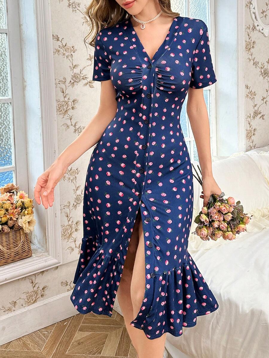 CottageSlumber 1 pieza Camisón corto estilo babydoll de único botonadura con estampado floral diminuto y volante perfecto para el verano y vacaciones