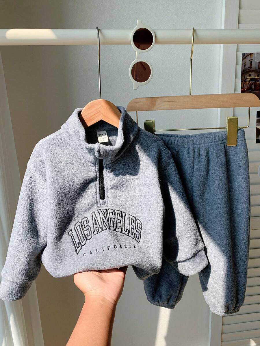 SHEIN 2 pièces Ensemble décontracté de survêtement en tissu peluche avec imprimé graphique lettres, col montant pour bébé garçon/fille, style universitaire. Pantalon à taille élastique. Convient pour le printemps, l'automne et l'hiver