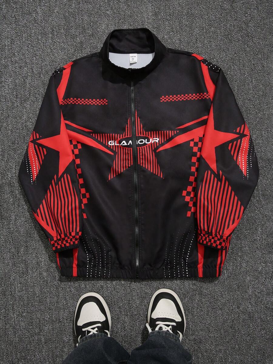 SHEIN Chaqueta roja y negra con estampado de estrella, adecuada para adolescentes varones. Apropiada para otoño e invierno y proporciona calidez para el colegio, el hogar, el uso diario, deportes, fiestas de cumpleaños y salidas. Esta pieza básica y versátil es simple pero a la vez cortavientos, encarnando la moda callejera.