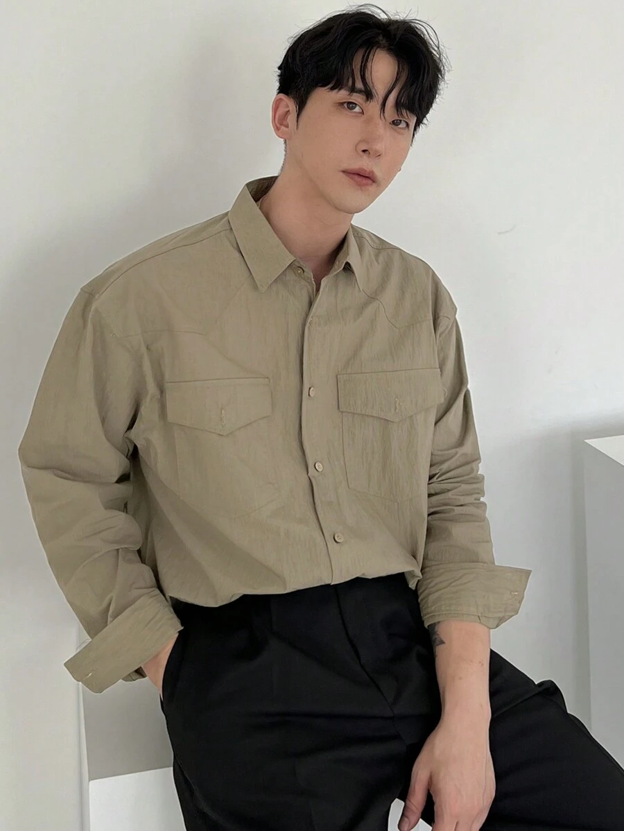 DAZY 1 pieza Camisa casual de un solo pecho con bolsillo utilitario de unicolor y manga larga para hombres, otoño