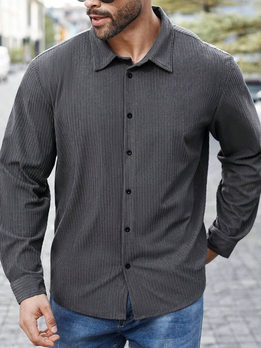 Manfinity Homme Camisa casual de pana de manga larga con botones por delante para hombres de talla grande, para salir