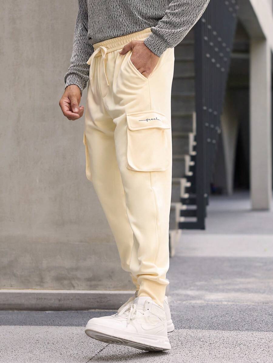 Manfinity Homme Men's Elastic Waist Jogger Cargo Sweatpants , 3D Cargo Pocket Embroidered Khaki Trousers ,Fall Men Clothes
