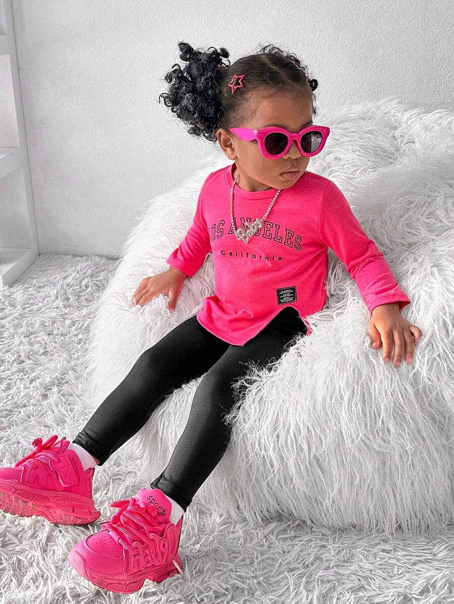 SHEIN 2 pièces Ensemble Top col rond imprimé de lettres slogans et bas ajustés à ourlet franges, style mode de rue minimaliste décontracté pour bébé fille, convient au port en extérieur