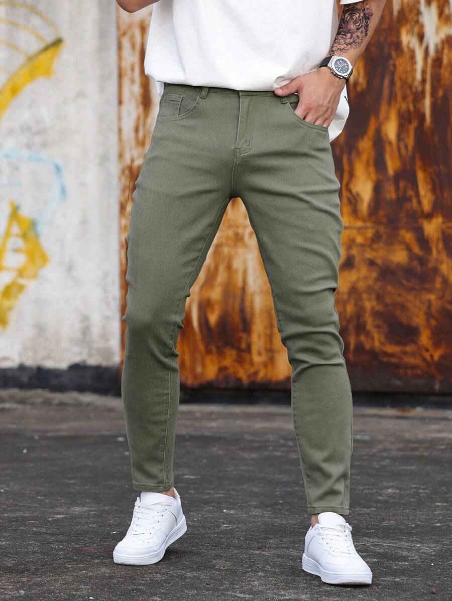 Manfinity Homme Men's Solid Color Front Button Pocket Simple Casual Jeans