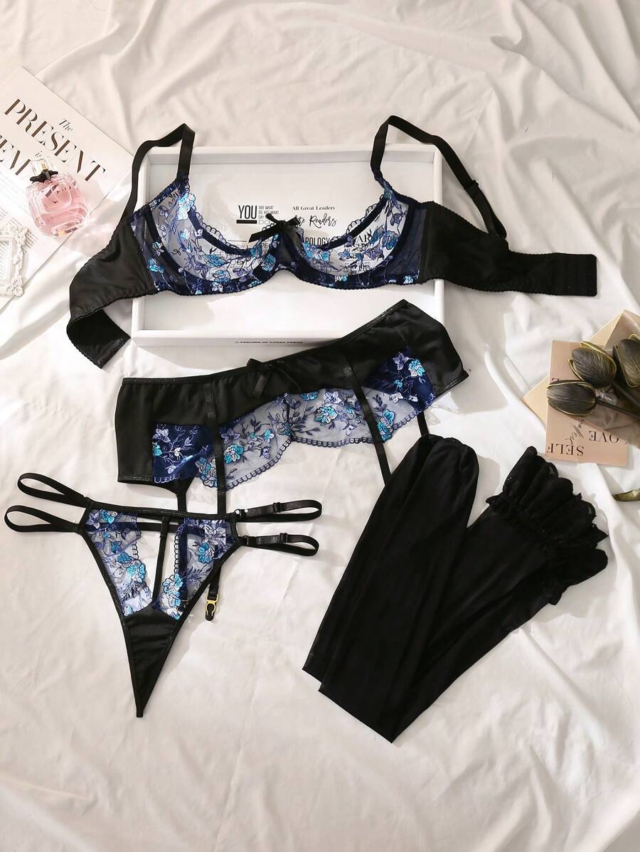 Lencería de talla grande - Sexy y romántica bordada con flores y escote