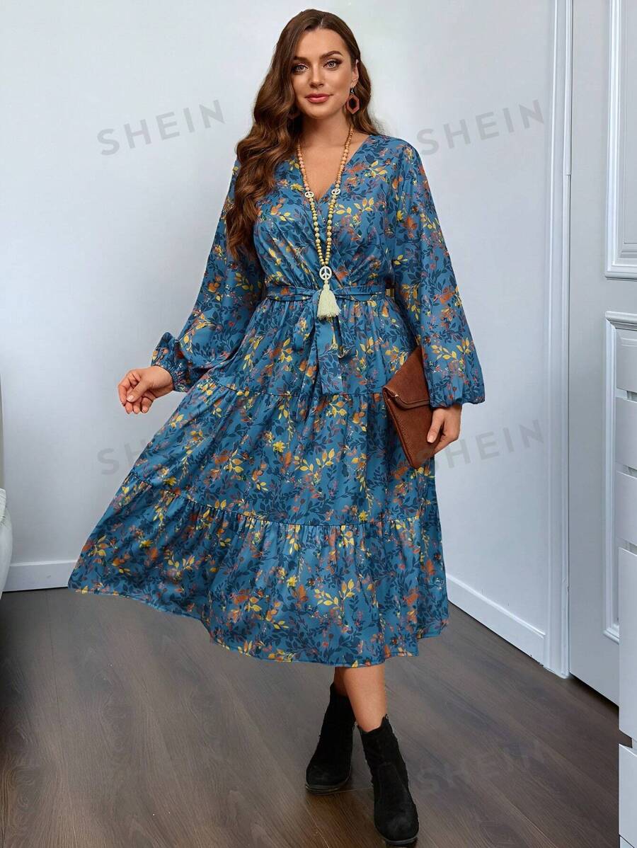 SHEIN LUNE Vestido con cuello en V, cintura elástica con cordón y estampado digital para mujer de talla grande