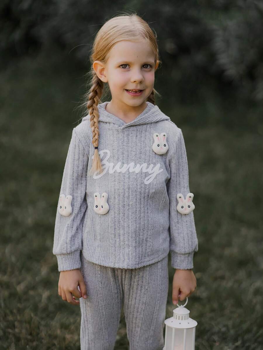 SHEIN 2 stuks "Young Girl" Letter Print Rabbit Patch Hooded Top met lange mouwen en broekset