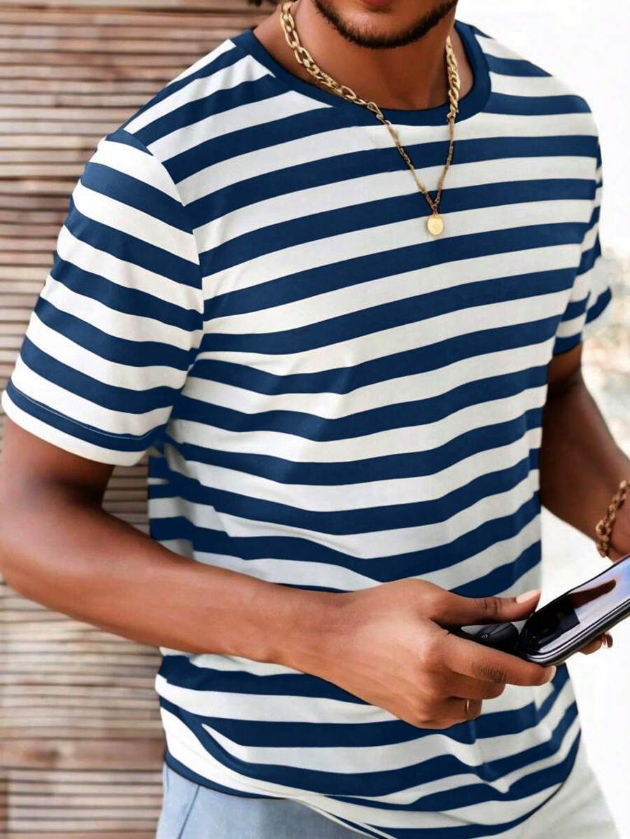 Manfinity Homme Camiseta casual de cuello redondo de manga corta con estampado de rayas para hombres
