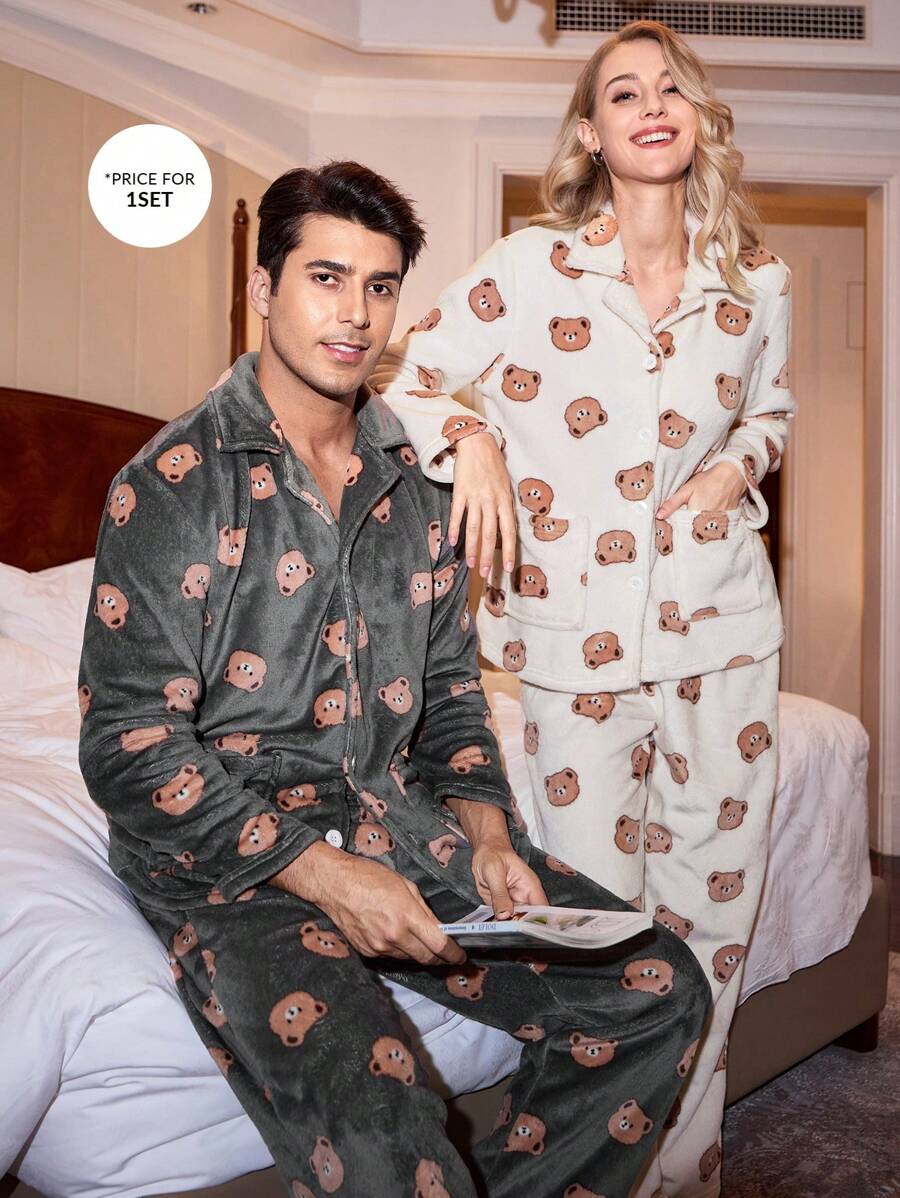 CoupledUp Conjunto de pijama para hombre de manga larga con estampado de oso y pantalones, con cuello abierto y de felpa