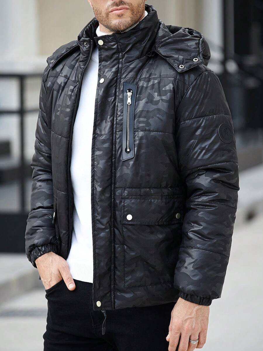 Manfinity Homme Chaqueta con cremallera y capucha con estampado de camuflaje texturizado en negro para hombre, con bolsillos con cordón, para otoño/invierno, ropa de hombre de otoño e invierno, abrigo de camuflaje