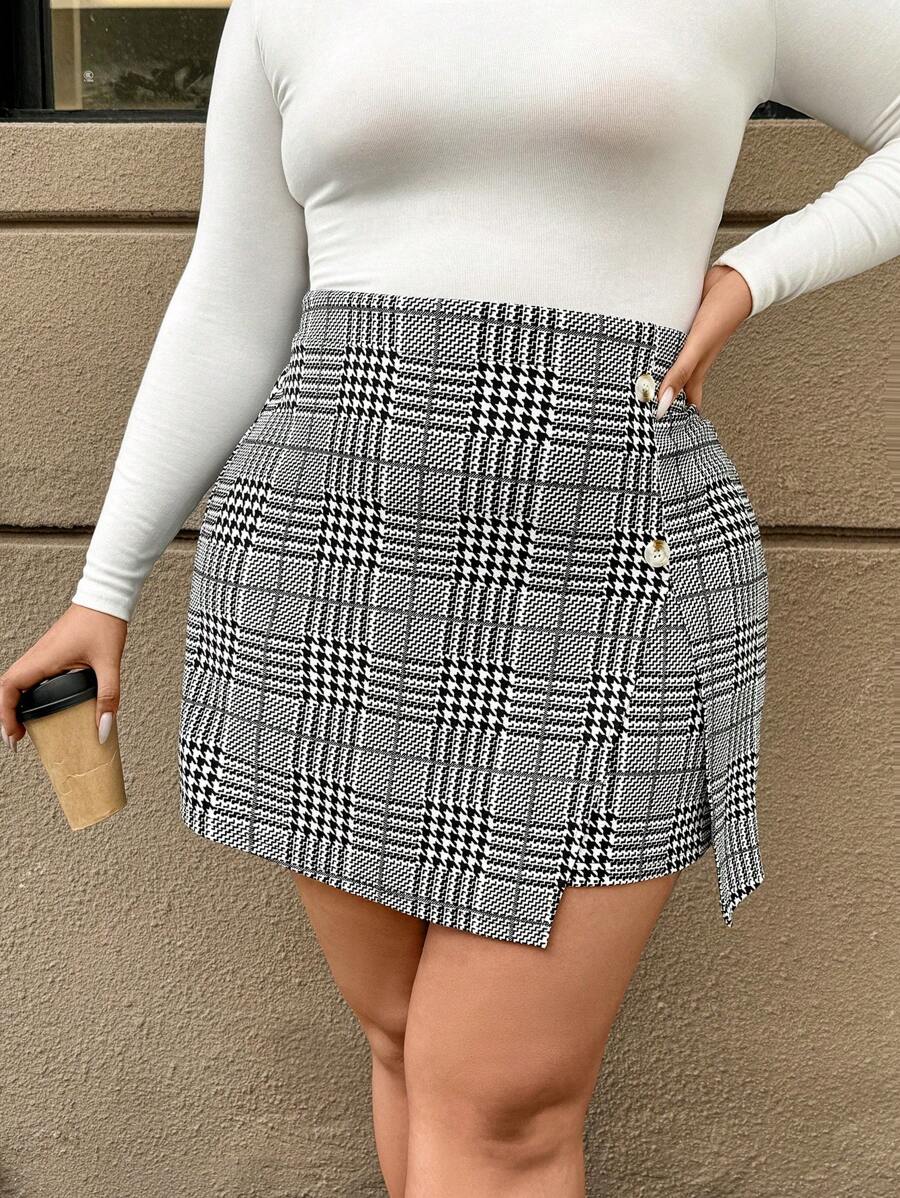 SHEIN VCAY Plus Size Women Houndstooth Pattern Side Button Design Split Hem Elegant A-Line Skirt