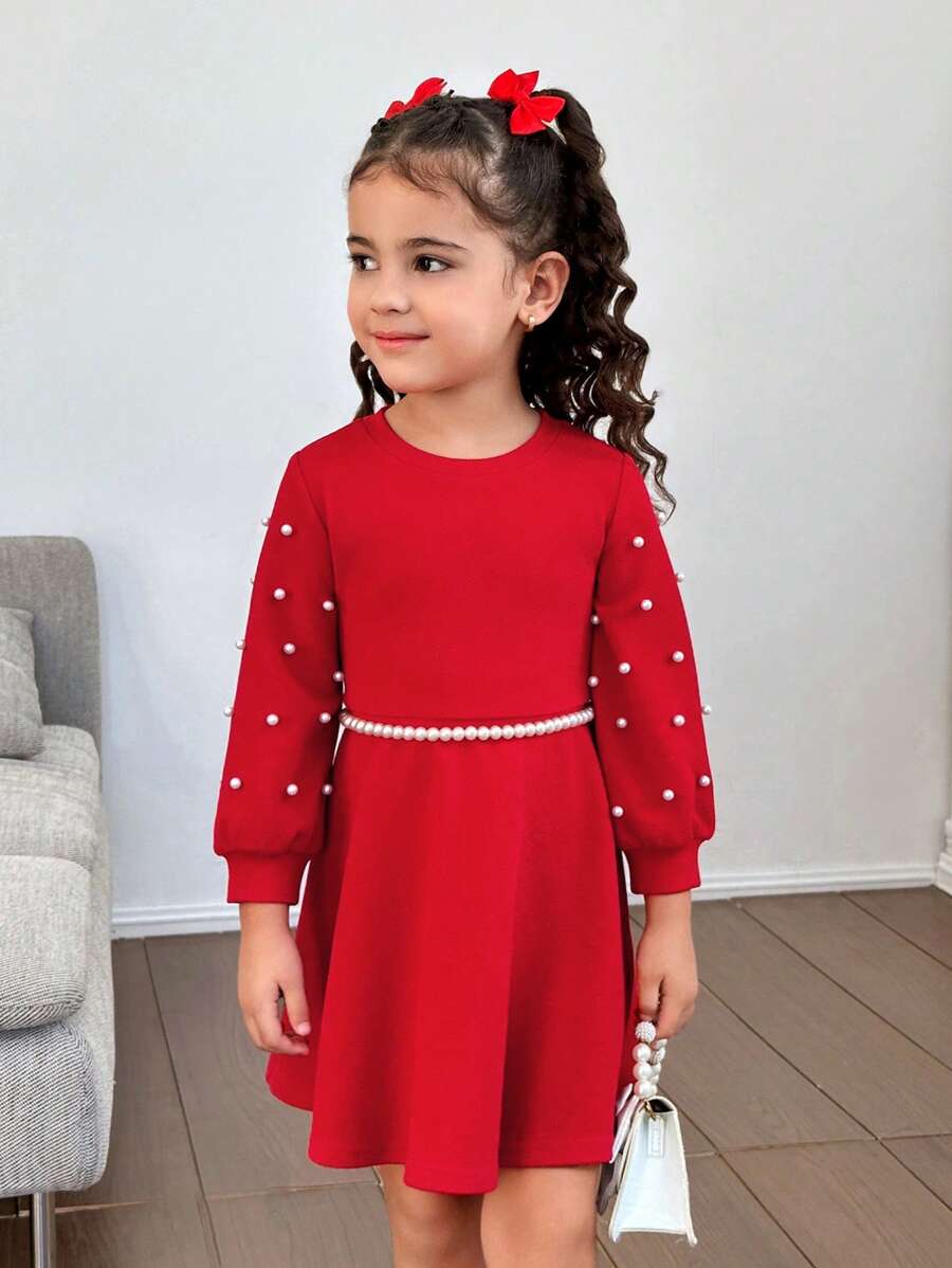 SHEIN Modisches Partykleid und Streetwear für Kleine Mädchen, einfarbig, Rundhalskragen, Langarm, mit Perlen verziert, Strickkleid