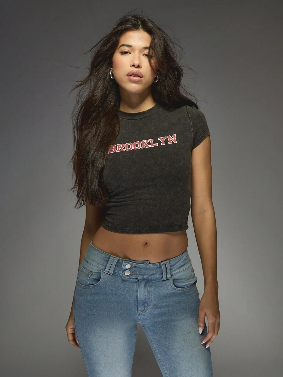 MISSGUIDED Camiseta de bebé con estampado gráfico de Brooklyn