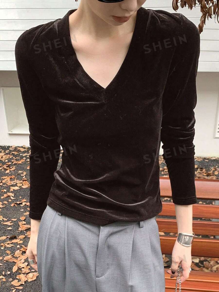 DAZY Camiseta ajustada de manga larga, cuello en V de terciopelo, unicolor, elegante, para otoño