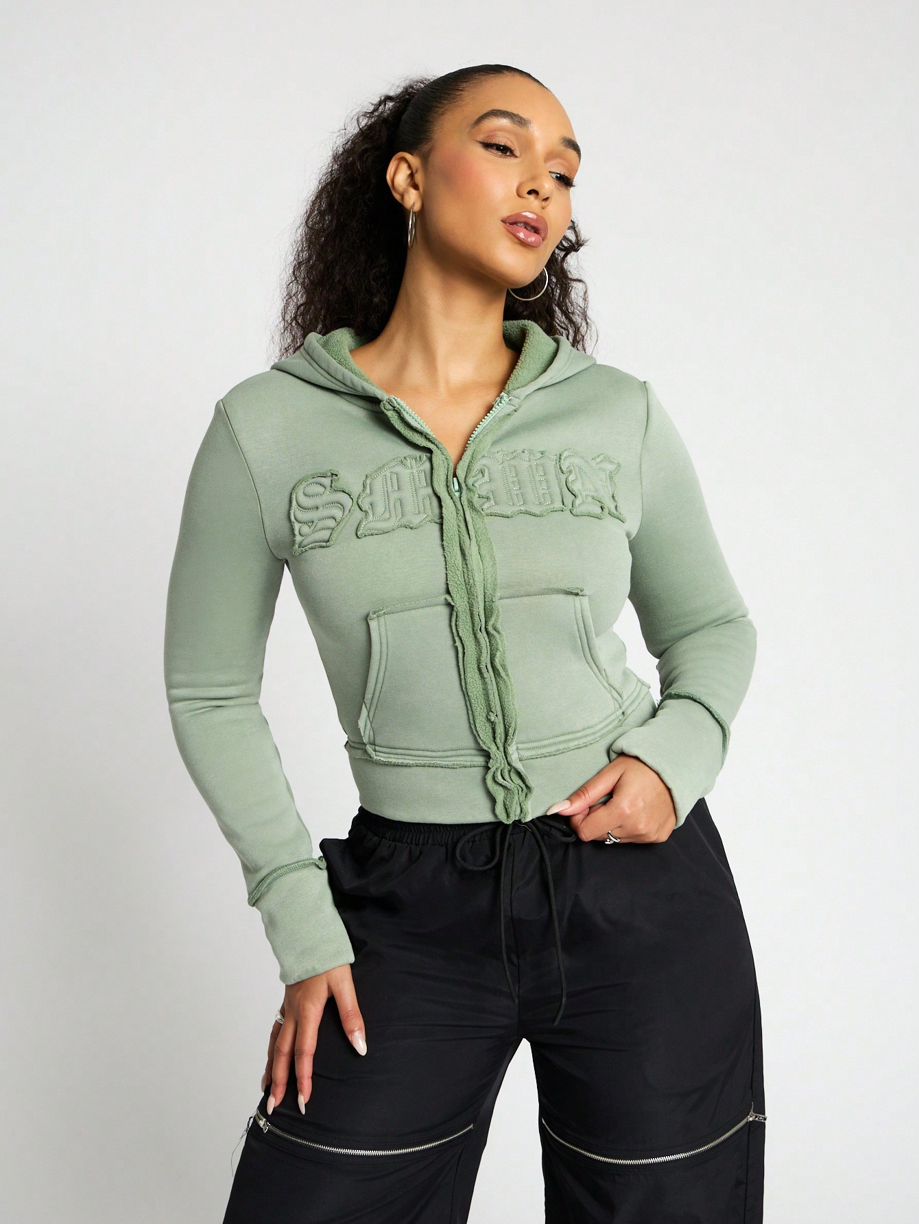 SUMWON WOMEN Distressed Raw Edge Full Zip Crop Sweatshirt