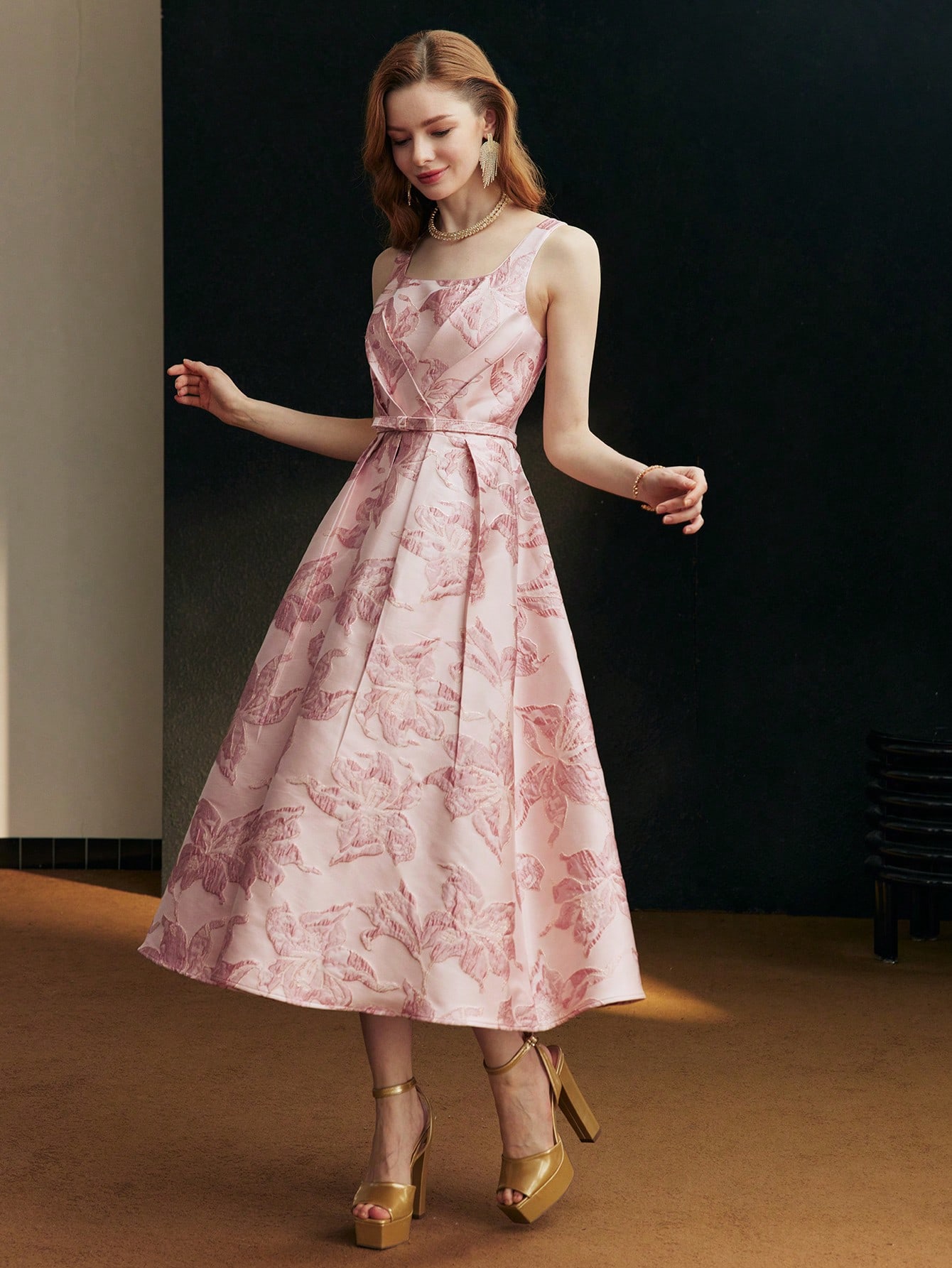 タグ付き未使用品　maturely flower jacquard dress FLORAL JACQUARD BELTED DRESS｜Motf