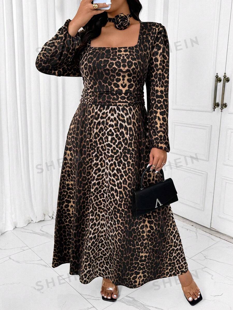 SHEIN Frenchy Vestido casual de talla grande con cuello cuadrado y manga larga con estampado de leopardo