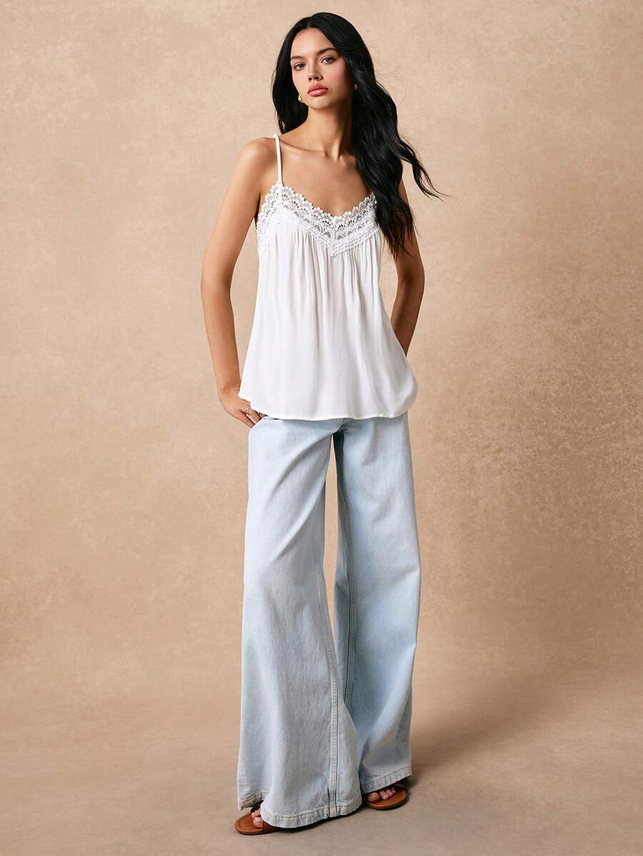 Poéselle Ladies' Holiday Casual Solid Color Lace Splice Halter Top Summer Fresh Ruffle Hem Halter Top, Suitable For Summer Vacation, French Style, The Fabric Is Comfortable And Skin-Friendly White Top
