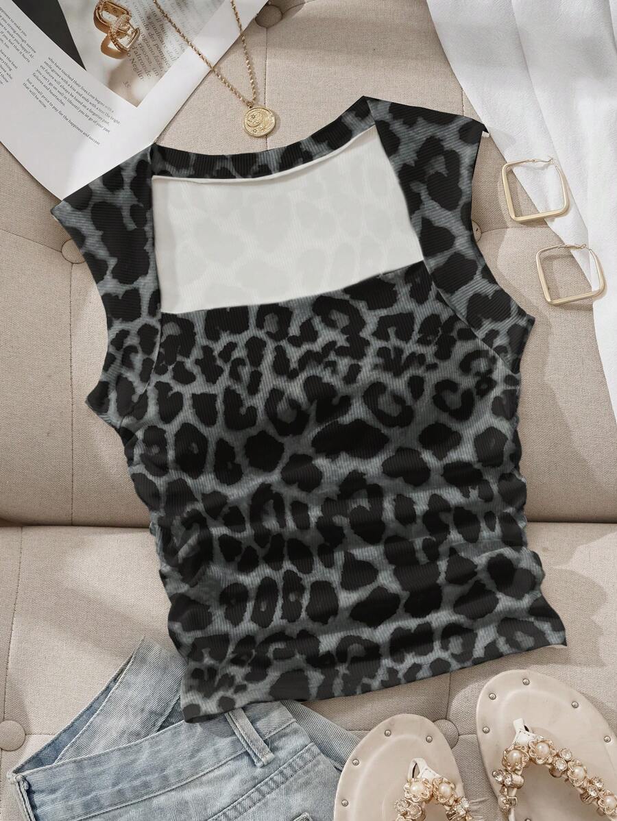 SHEIN EZwear Donkere luipaardprint ronde hals gerimpelde buste gevulde bh-vrije camisole, geschikt voor de zomer