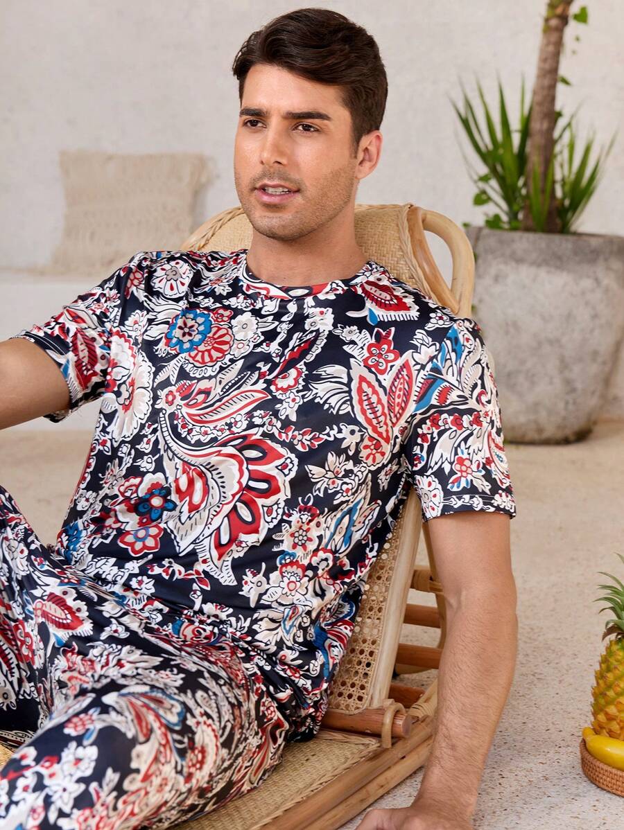 Manfinity Manfinity ChillVibe Men's Floral Print Crew Neck Short Sleeve T-Shirt And Pants Sleepwear Set
