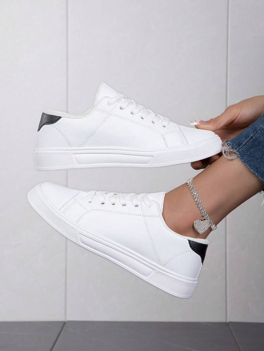Zapatillas deportivas para adolescentes de nueva llegada primavera 2025, con diseño de moda y tendencia, estilo minimalista y ligereza, zapatillas deportivas para correr al aire libre para niños