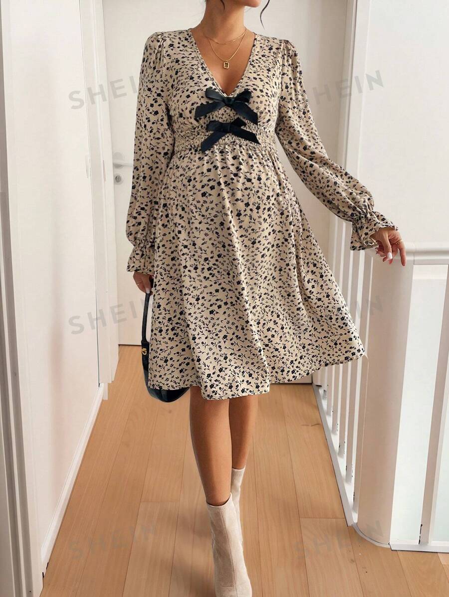 SHEIN Vestido de manga larga casual para maternidad con estampado floral y decorado con lazo, para el otoño
