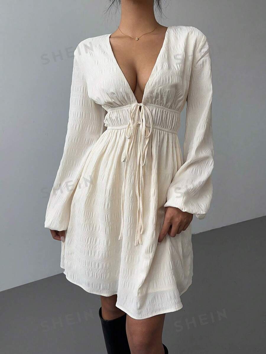 SHEIN Essnce Vestido mini con detalle de cordón fruncido, vestido con cuello en V y cintura con lazo, vestido con textura fruncida, vestido para mujer, ropa para señoras