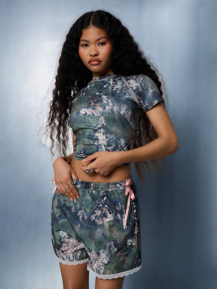 SUMWON WOMEN Street Camo All Over Print Fitted T-Shirt